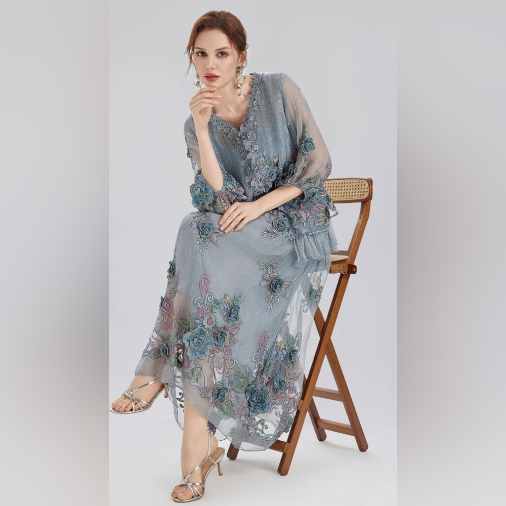Rich Radi Q’s New York 3D Floral Silk Bluish Gray Top Handcrafted Couture - Picture 8 of 8